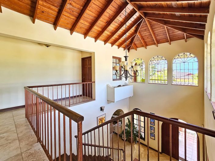 Image No.5-5 Bed Property for sale