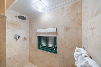 2828584b-098c-4e75-b5de-a28acf836d53