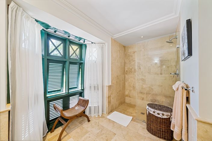 Image No.21-4 Bed Property for sale