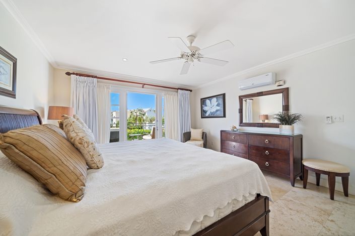 Image No.4-4 Bed Property for sale