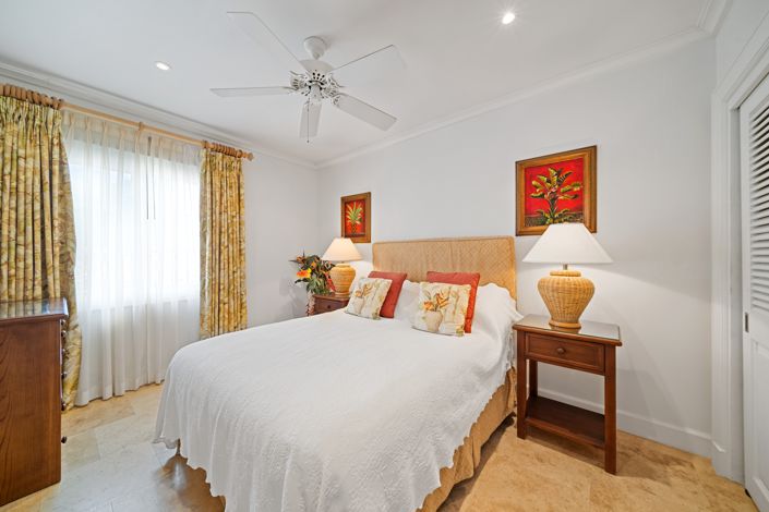 Image No.6-4 Bed Property for sale