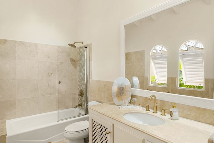 Image No.8-3 Bed Property for sale