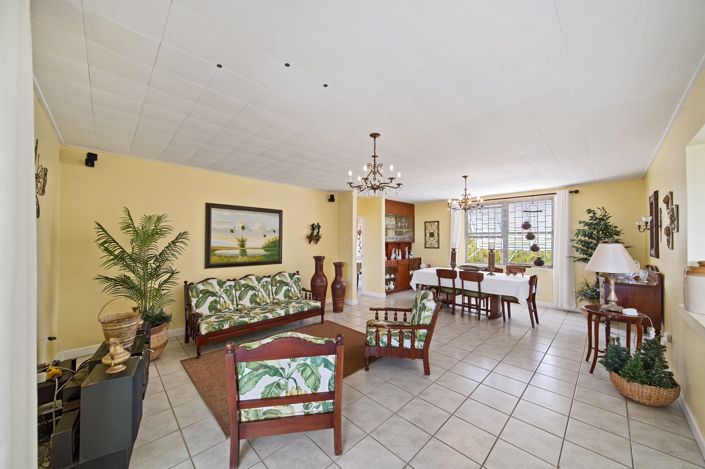 Image No.7-Propriété de 4 chambres à vendre à Christ Church