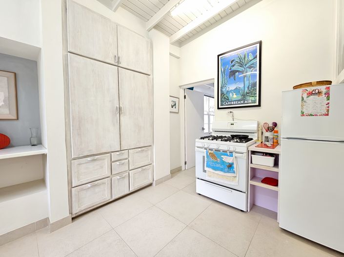 Image No.12-4 Bed Property for sale