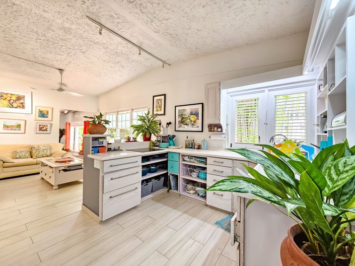 Image No.2-4 Bed Property for sale