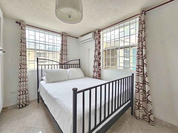 Image No.12-9 Bed Property for sale