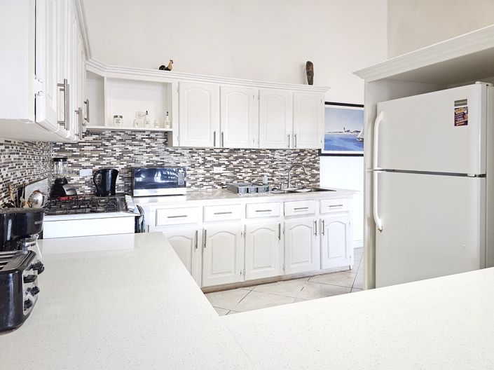 Image No.2-9 Bed Property for sale