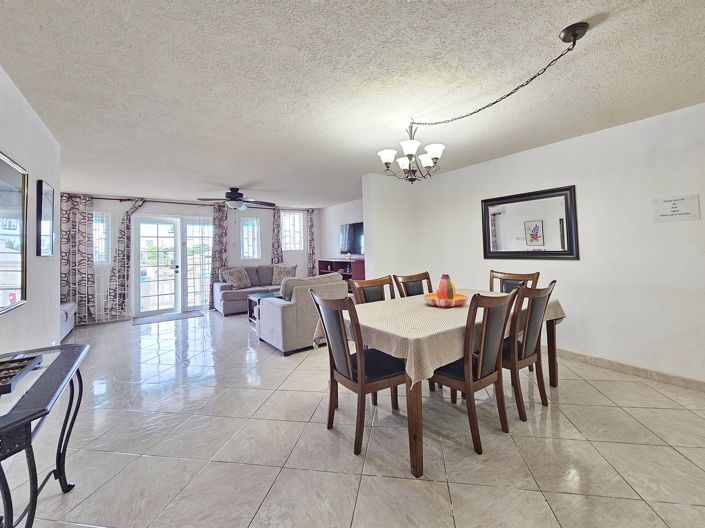 Image No.6-9 Bed Property for sale