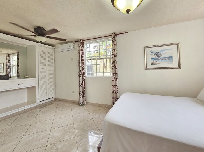 Image No.8-9 Bed Property for sale