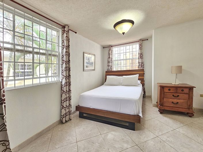 Image No.9-9 Bed Property for sale