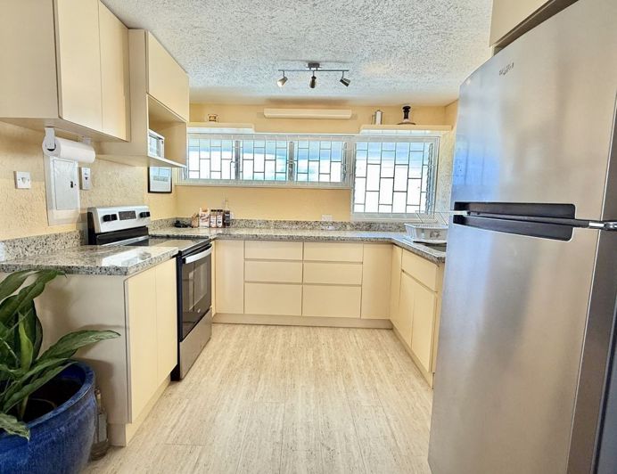 Image No.13-2 Bed Property for sale