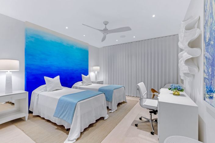 Image No.15-6 Bed Property for sale