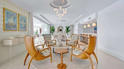 dd169980-00ff-4aab-8ae1-18b2968a72ee