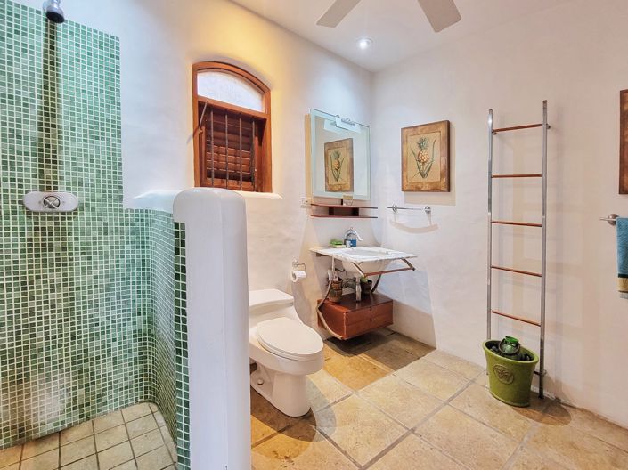 Image No.13-4 Bed House for sale