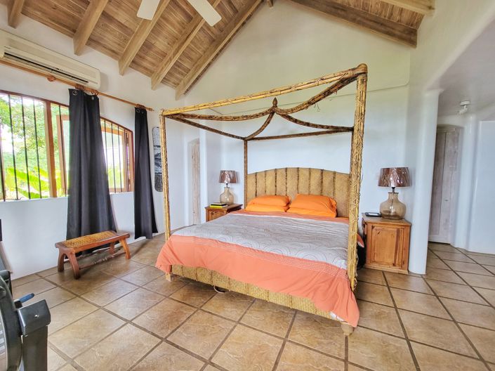 Image No.8-4 Bed House for sale