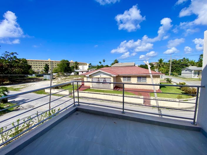 Image No.12-4 Bed Property for sale