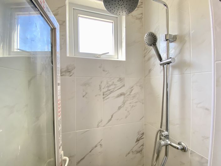 Image No.20-4 Bed Property for sale