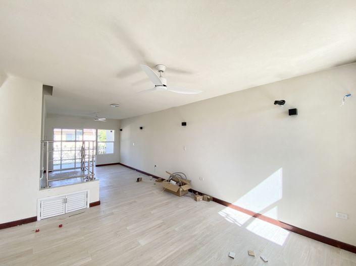 Image No.4-4 Bed Property for sale