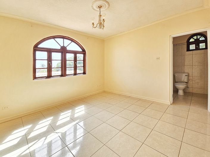 Image No.5-5 Bed House for sale