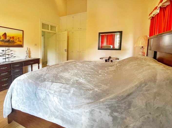 Image No.16-4 Bed House for sale