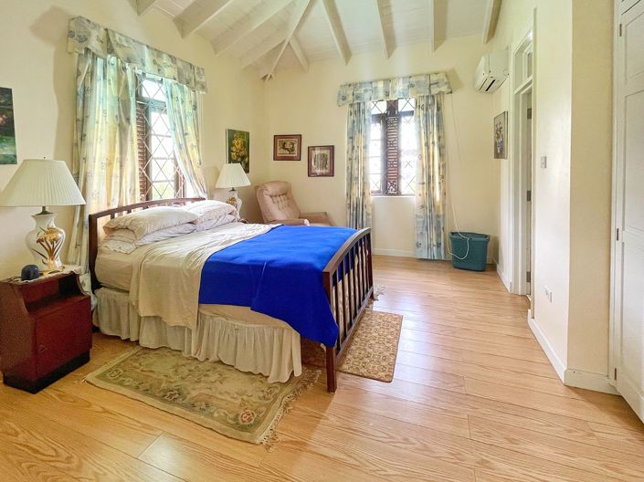 Image No.22-4 Bed House for sale