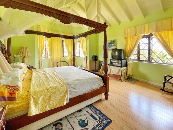 Image No.27-4 Bed House for sale