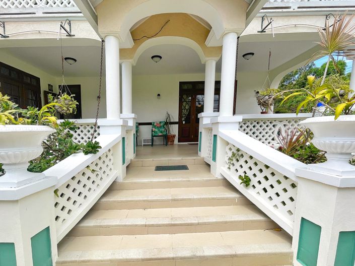 Image No.6-4 Bed House for sale