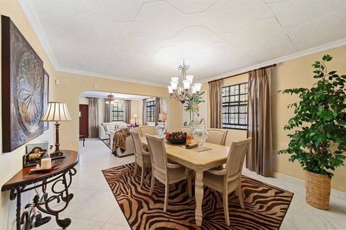 Image No.11-6 Bed House for sale