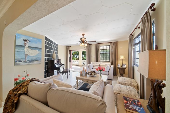 Image No.14-6 Bed House for sale