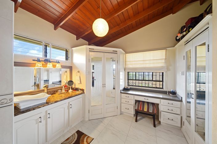 Image No.29-6 Bed House for sale