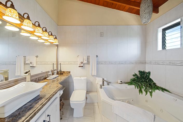 Image No.29-6 Bed House for sale