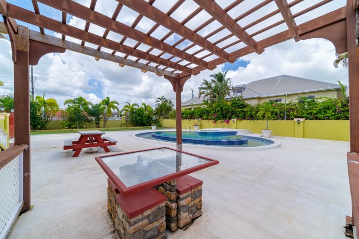 Image No.5-6 Bed House for sale