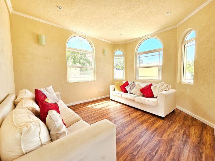 Image No.15-5 Bed House for sale