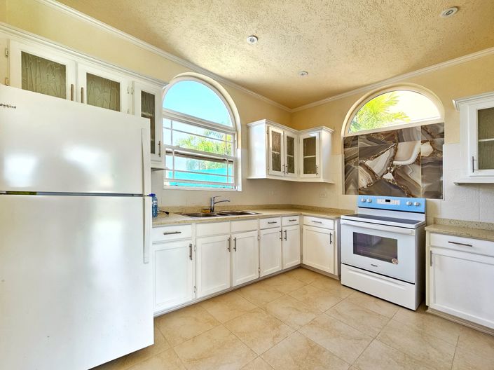 Image No.17-5 Bed House for sale