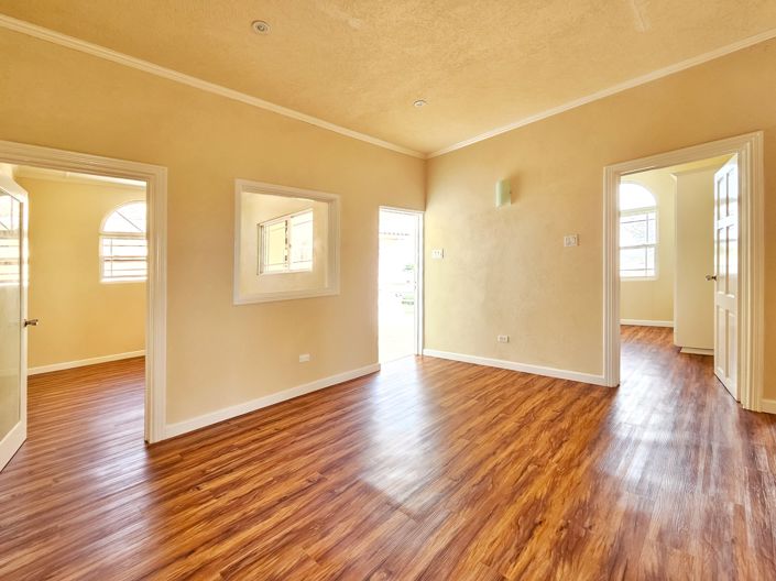 Image No.4-5 Bed House for sale