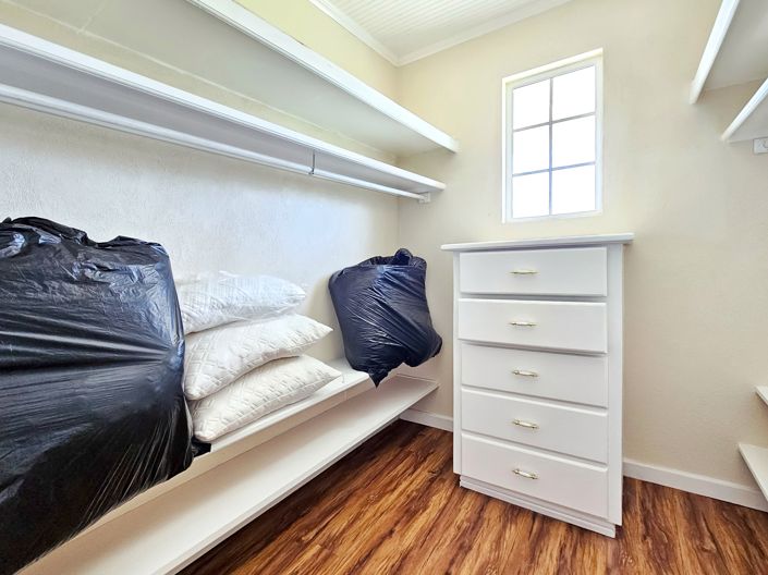 Image No.7-5 Bed House for sale