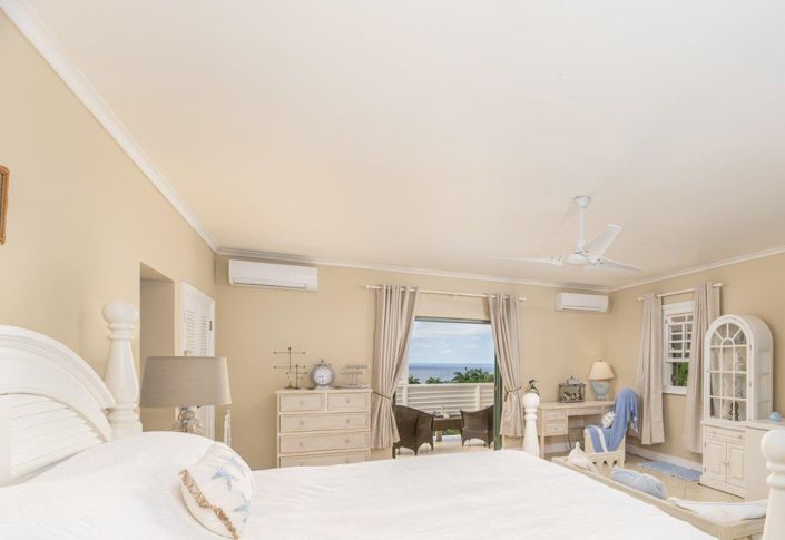 Image No.12-4 Bed Property for sale