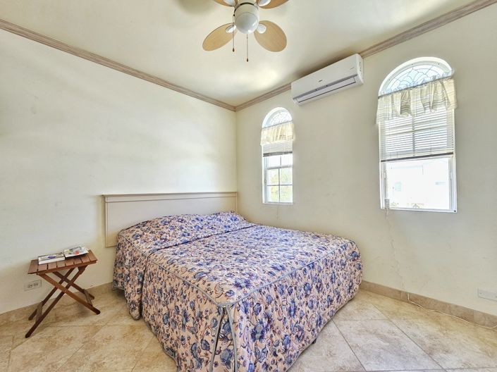 Image No.10-6 Bed House for sale