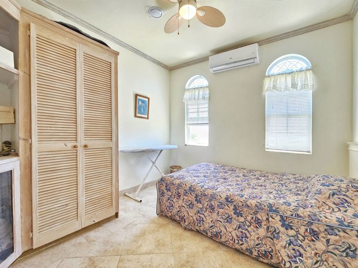 Image No.12-6 Bed House for sale