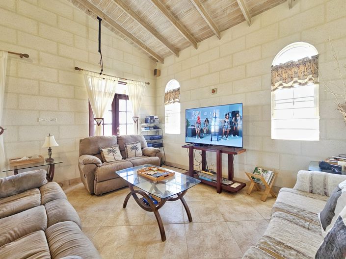 Image No.2-6 Bed House for sale