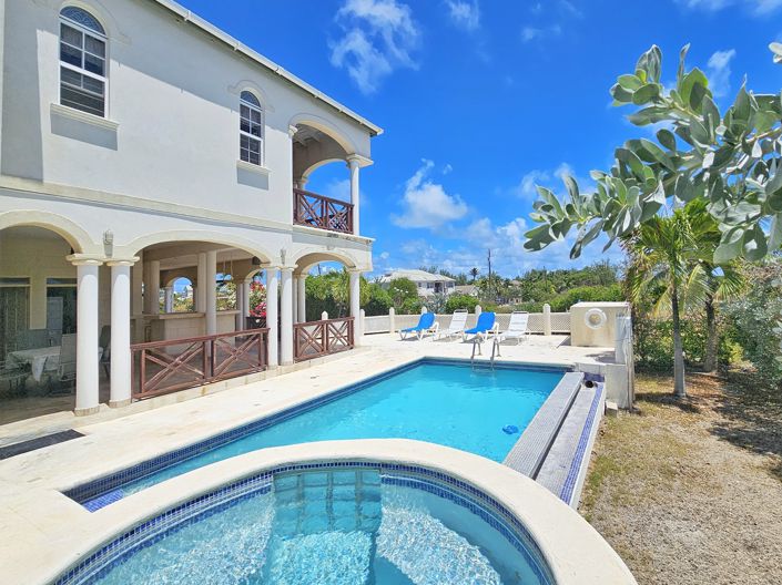 Image No.21-6 Bed House for sale