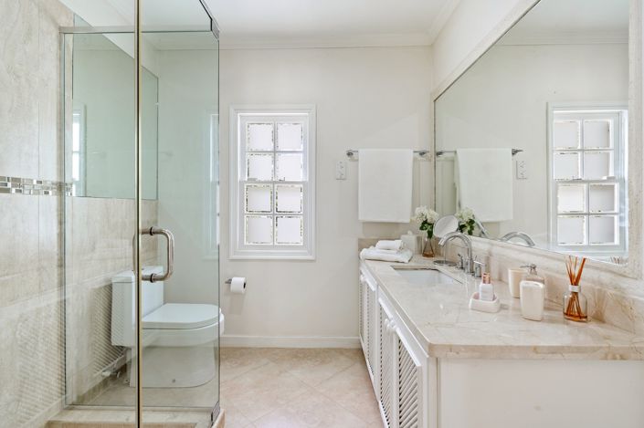 Image No.26-4 Bed Property for sale