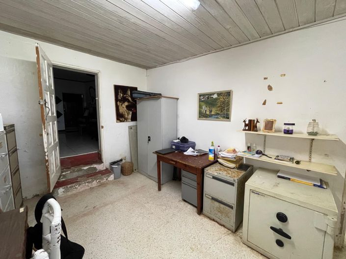 Image No.25-4 Bed House for sale