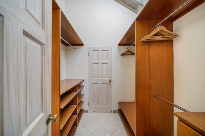 Image No.13-6 Bed House for sale