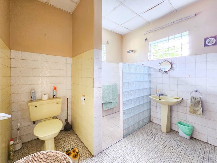 Image No.9-4 Bed House for sale