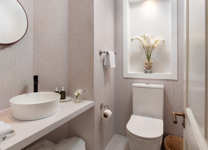 Image No.17-3 Bed Property for sale