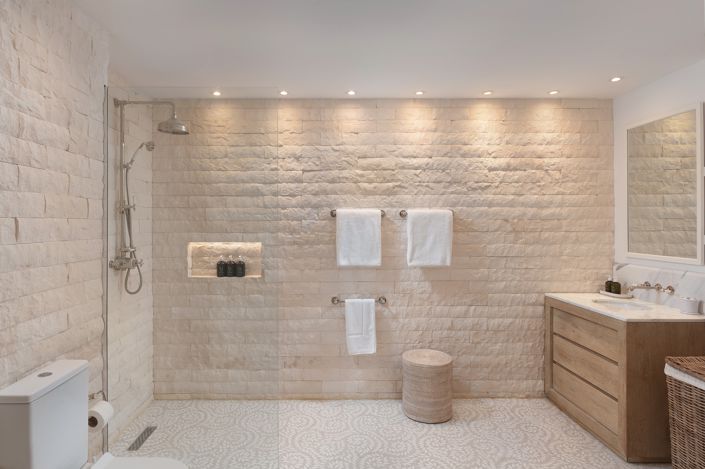 Image No.20-3 Bed Property for sale