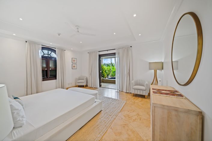 Image No.10-3 Bed Property for sale