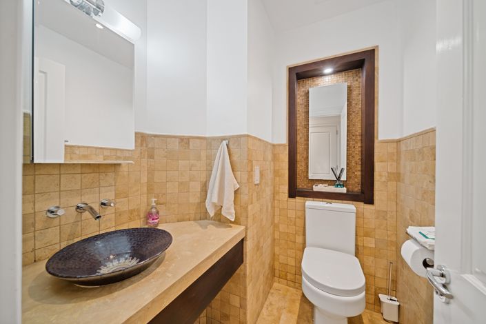 Image No.18-3 Bed Property for sale