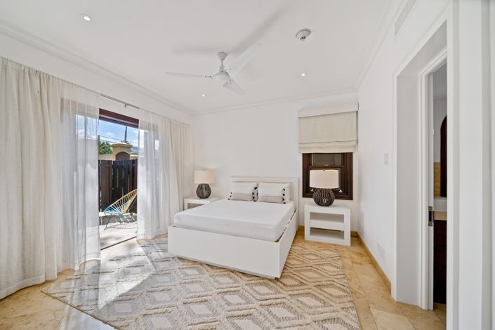 Image No.23-3 Bed Property for sale